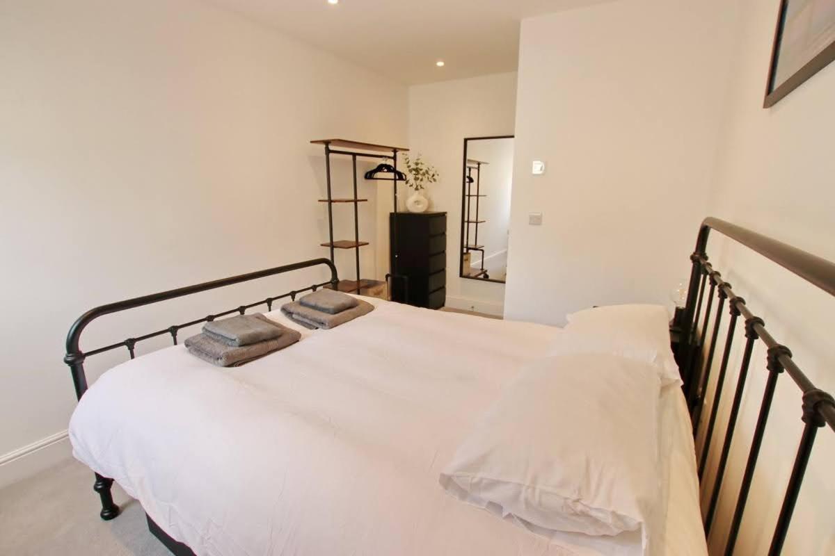 Modern Home For Small Groups By Stones Throw Apartments - Free Parking - Sea View Worthing Kültér fotó