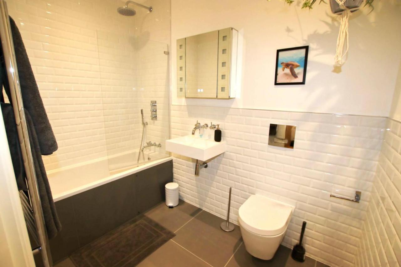 Modern Home For Small Groups By Stones Throw Apartments - Free Parking - Sea View Worthing Kültér fotó